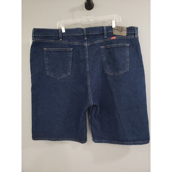 NEW Wrangler Relaxed Fit 5-Pocket Denim Jean Shorts‎ Dark Wash Men's Size 46 - Picture 1 of 3